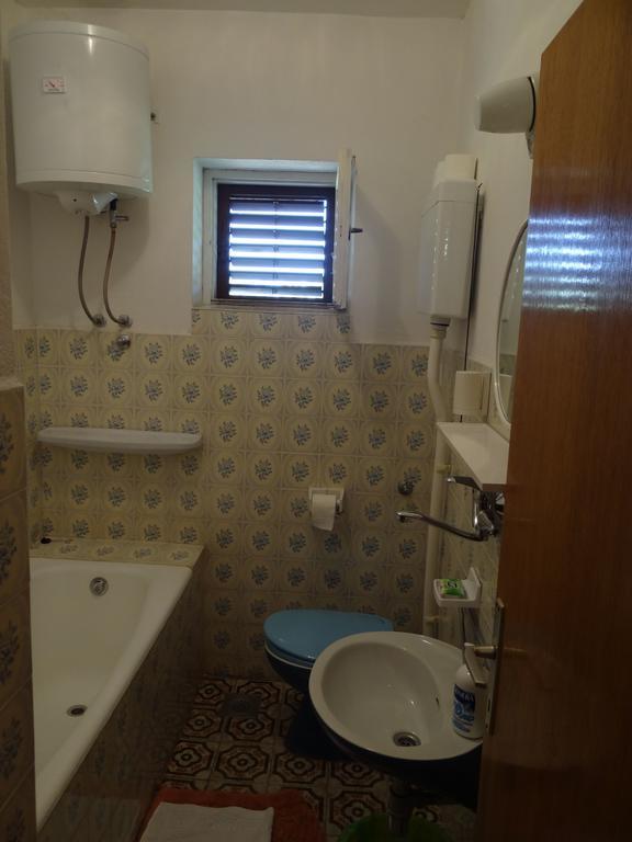 Apartmani Severin Mrsic * Stari Grad (Hvar)